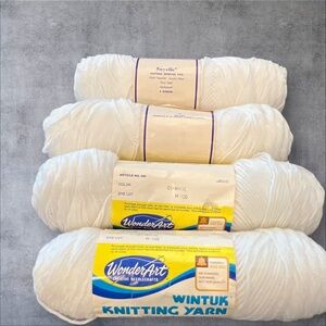 Lot Of‎ 4 Vintage White Yarn Skeins WINTUK Acrylic / Sayelle Acrylic